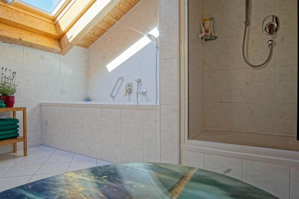 Luxury Living Near Weissensee +Balcony +Netflix Füssen Esterno foto