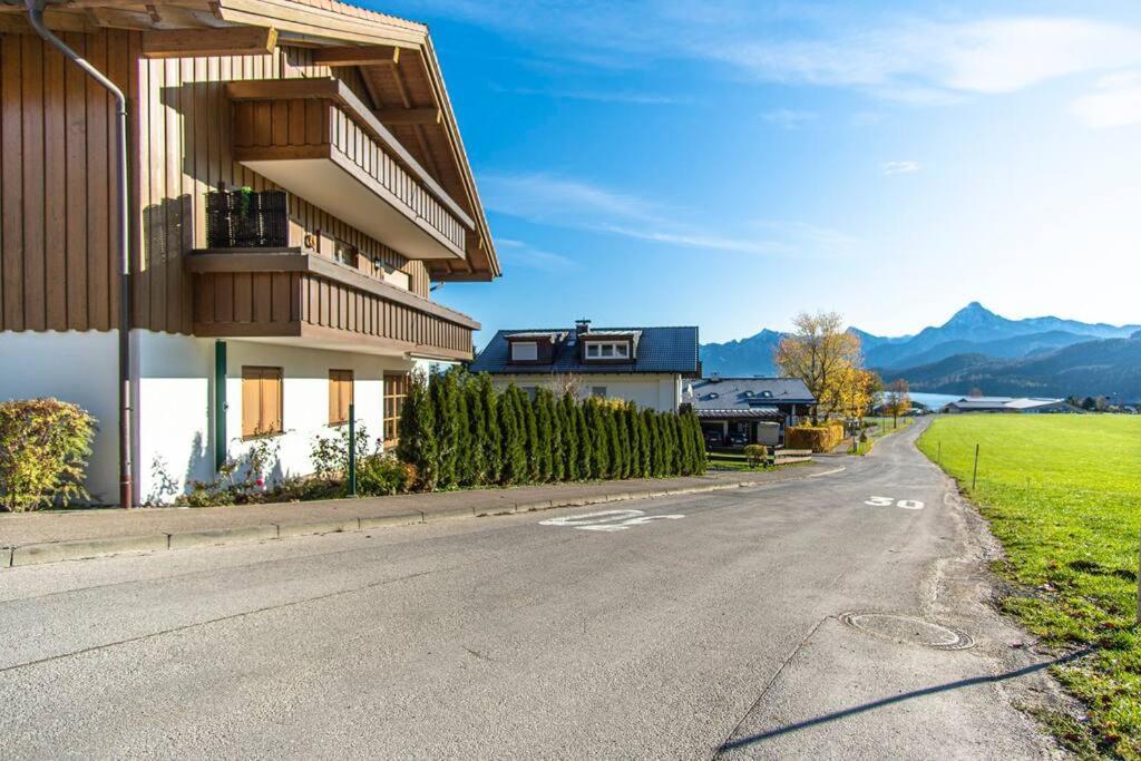 Luxury Living Near Weissensee +Balcony +Netflix Füssen Esterno foto